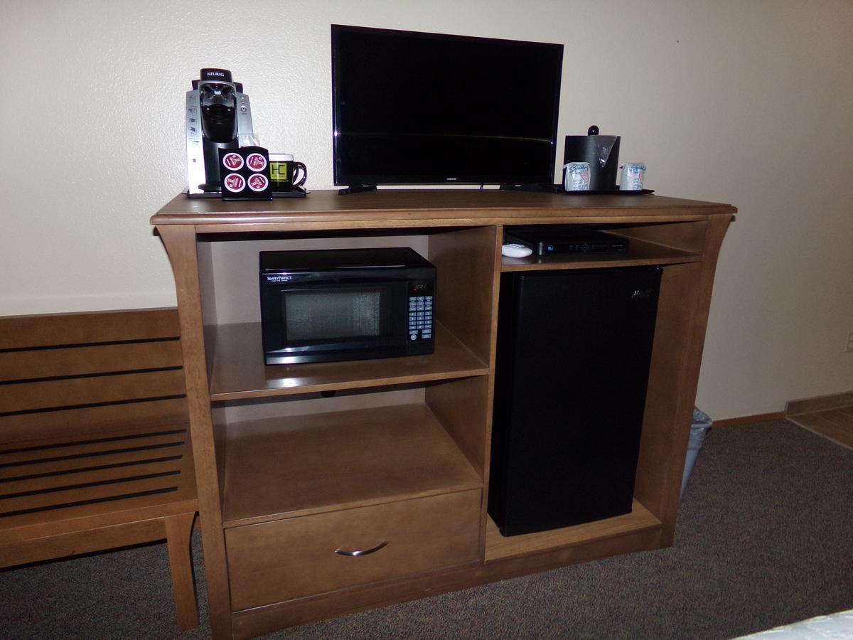 Cowlitz River Hotel *